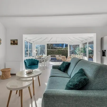 Little Dream House 6 People