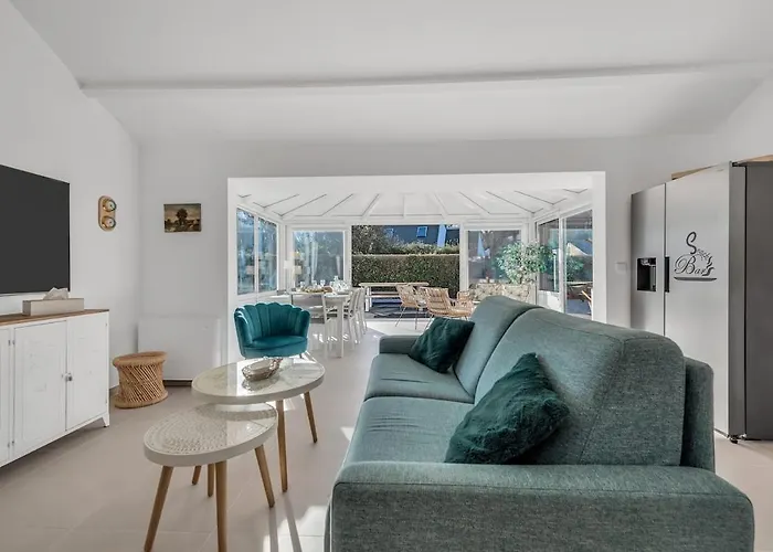 Little Dream House 6 People